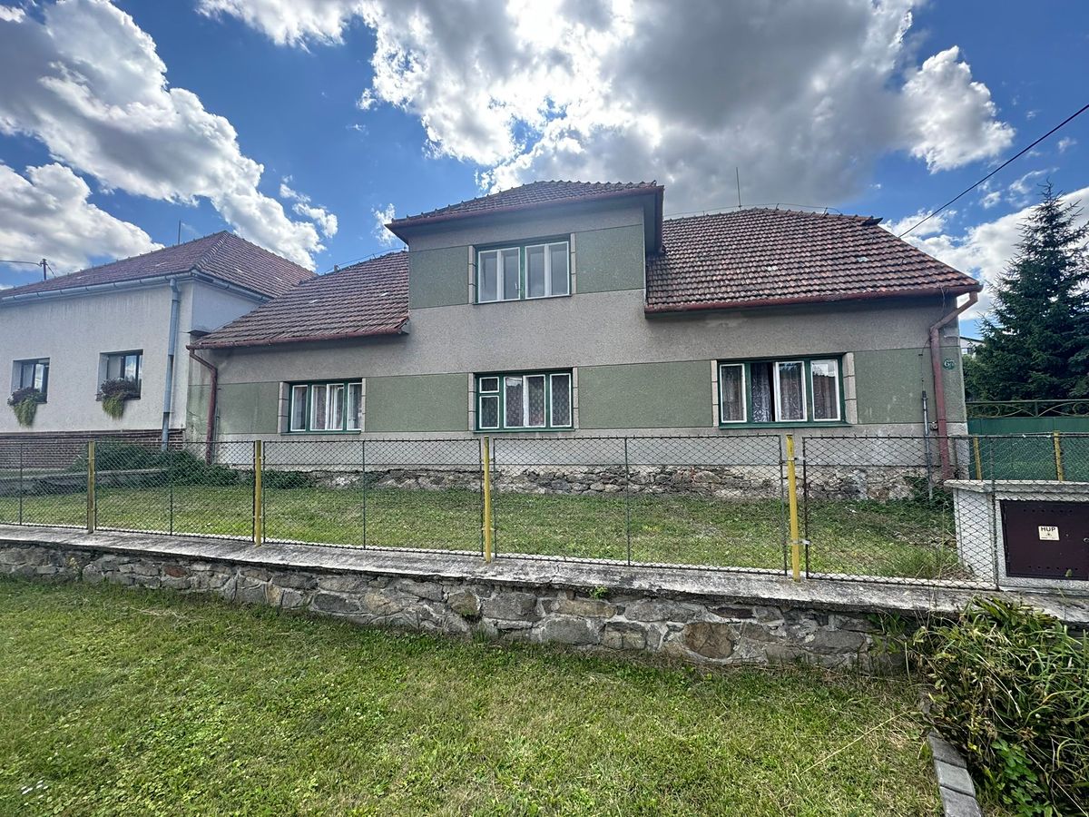 Prodej rodinného domu 140 m², pozemek 3036 m²